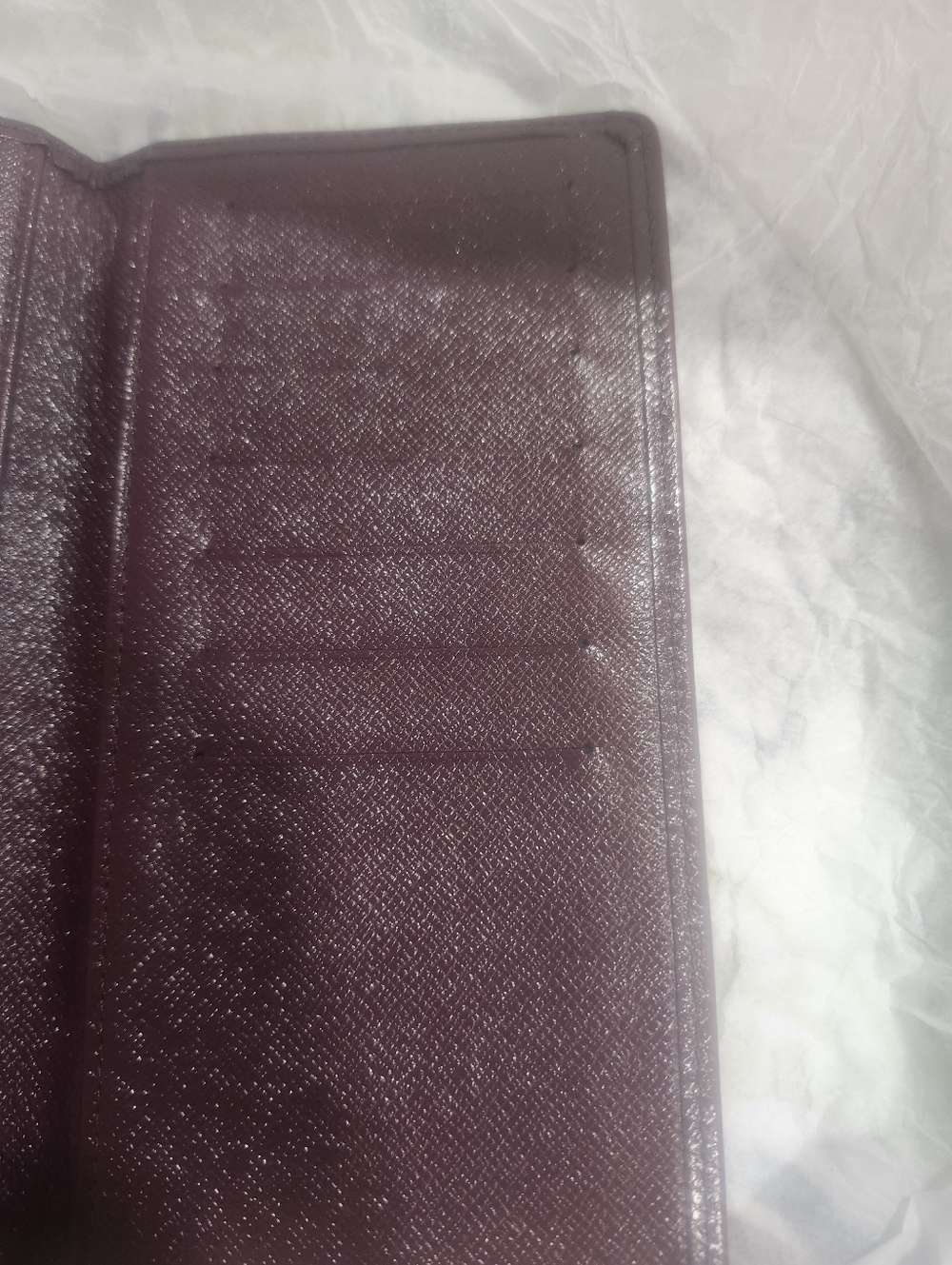 Louis Vuitton Taiga leather long wallet. - Picture 10 of 15